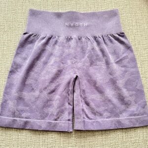 NVGTN Lilac Camo Seamless Shorts Medium